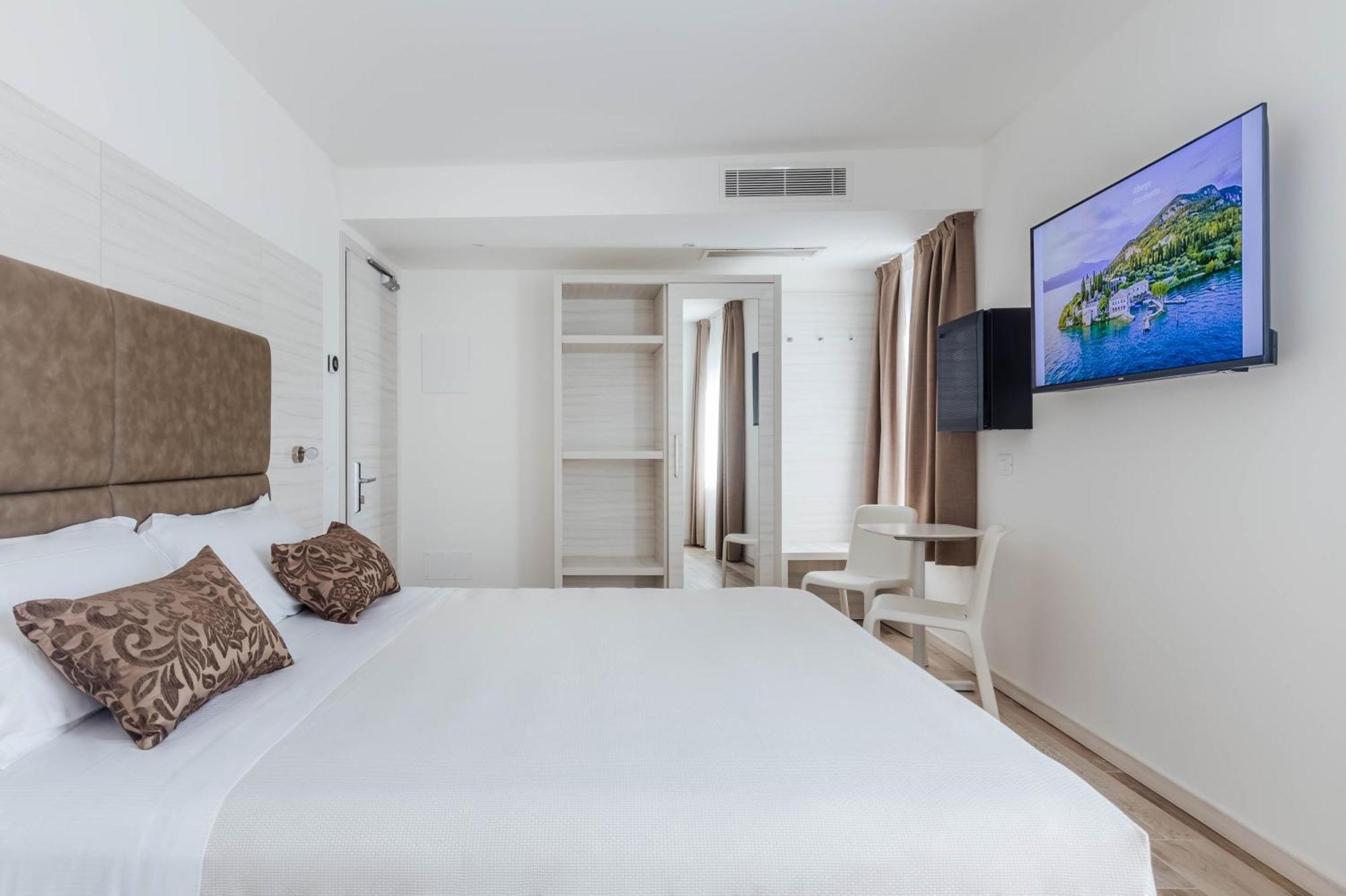 Hotel Giardinetto Γκάρντα Εξωτερικό φωτογραφία